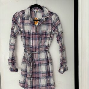 C&C California Light weight plaid, long sleeve, shirt dress